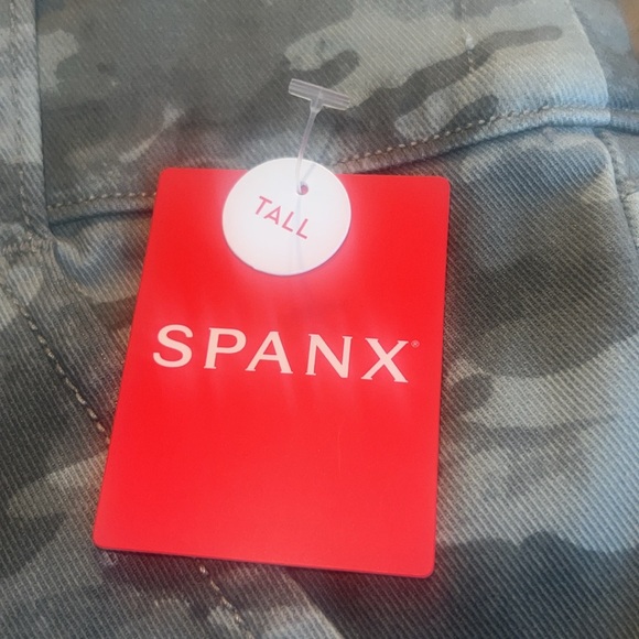 Spanx stretch twill ankle cargo pants - stone wash camo- Brand New With Tags - Picture 14 of 16